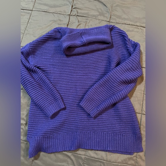 Blue knitted sweater - Picture 2 of 6
